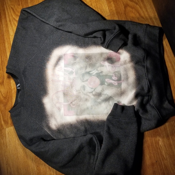 5/$20** “Dolly made me do it!" Sweatshirt - Picture 3 of 8